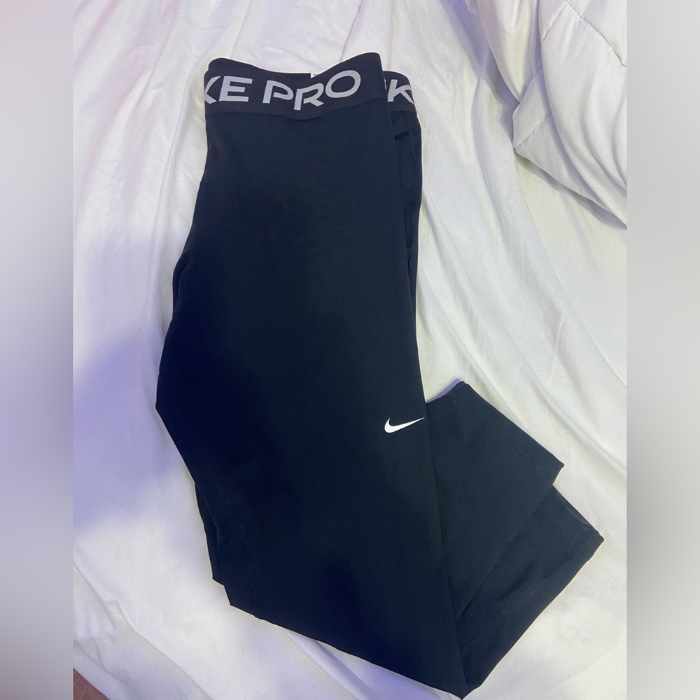 NWT!!! Nike Pro 7/8 Leggings